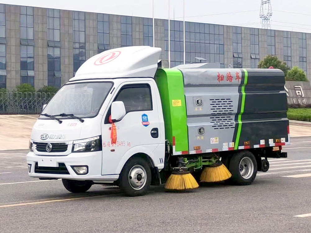 CLW5030TSL6HL型掃路車